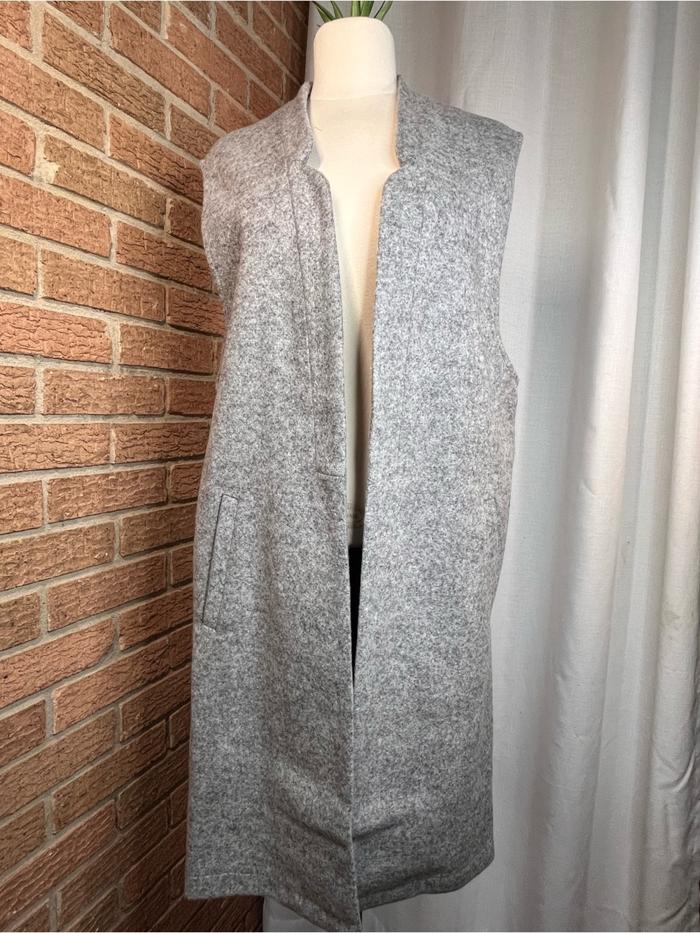 Vintage Aryeh Gray Wool Blend Long Sweater Vest Open Front Duster Size M